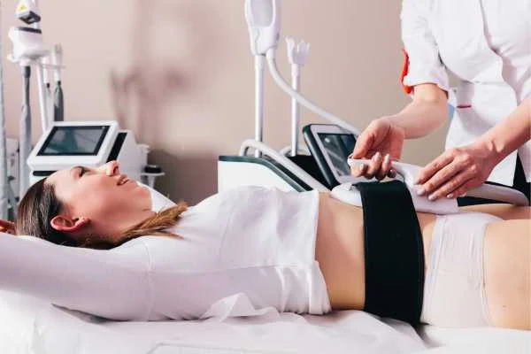 woman having body sculpting to help improve her body image and her mental health Braintree